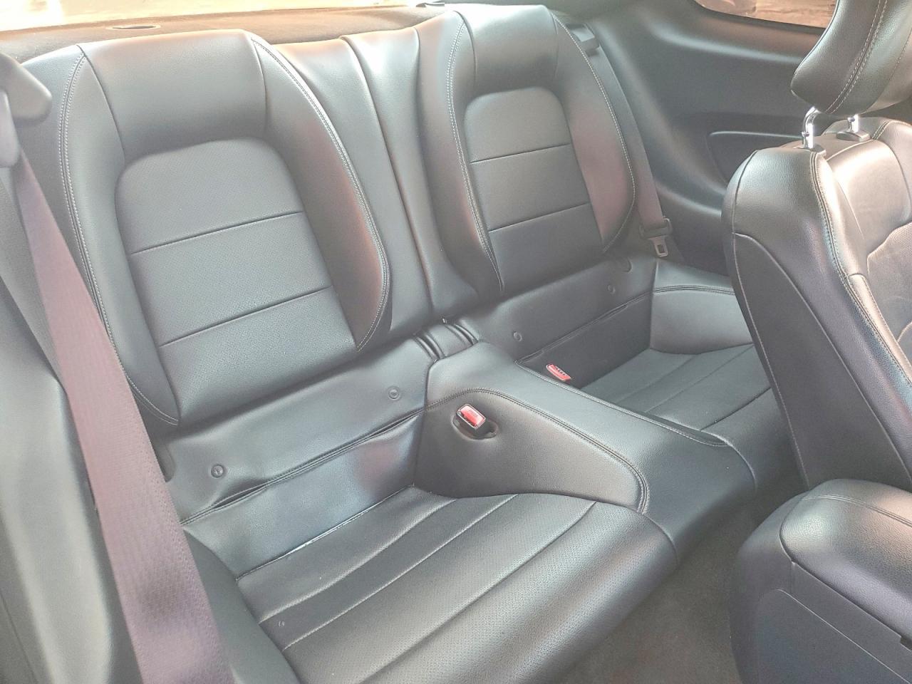 2015 Ford Mustang - zdjęcie 10