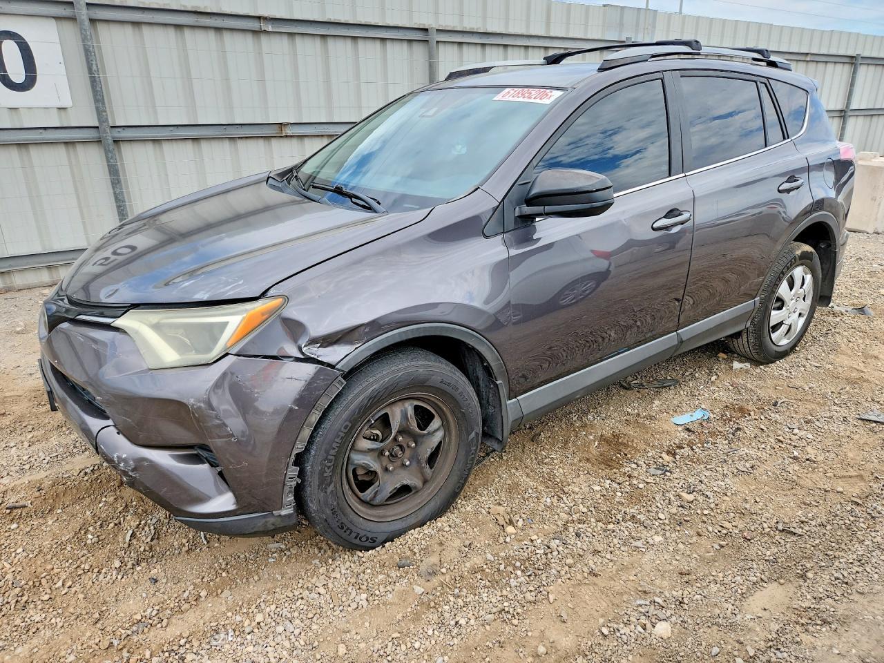 2017 Toyota Rav4 Le - zdjęcie główne