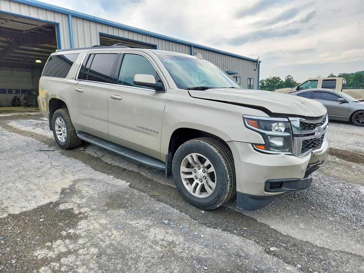 2015 Chevrolet Suburban K1500 Lt - zdjęcie 4