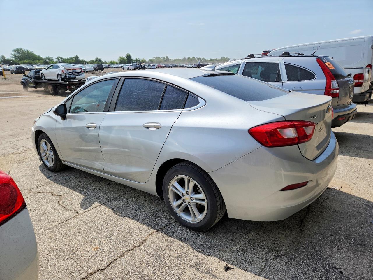 2017 Chevrolet Cruze Lt - zdjęcie 2