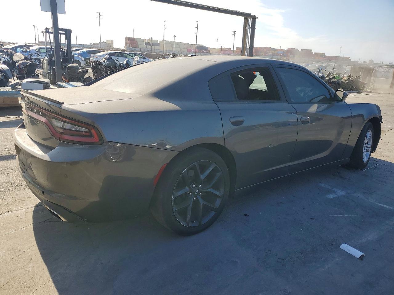 2019 Dodge Charger Sxt - zdjęcie 3