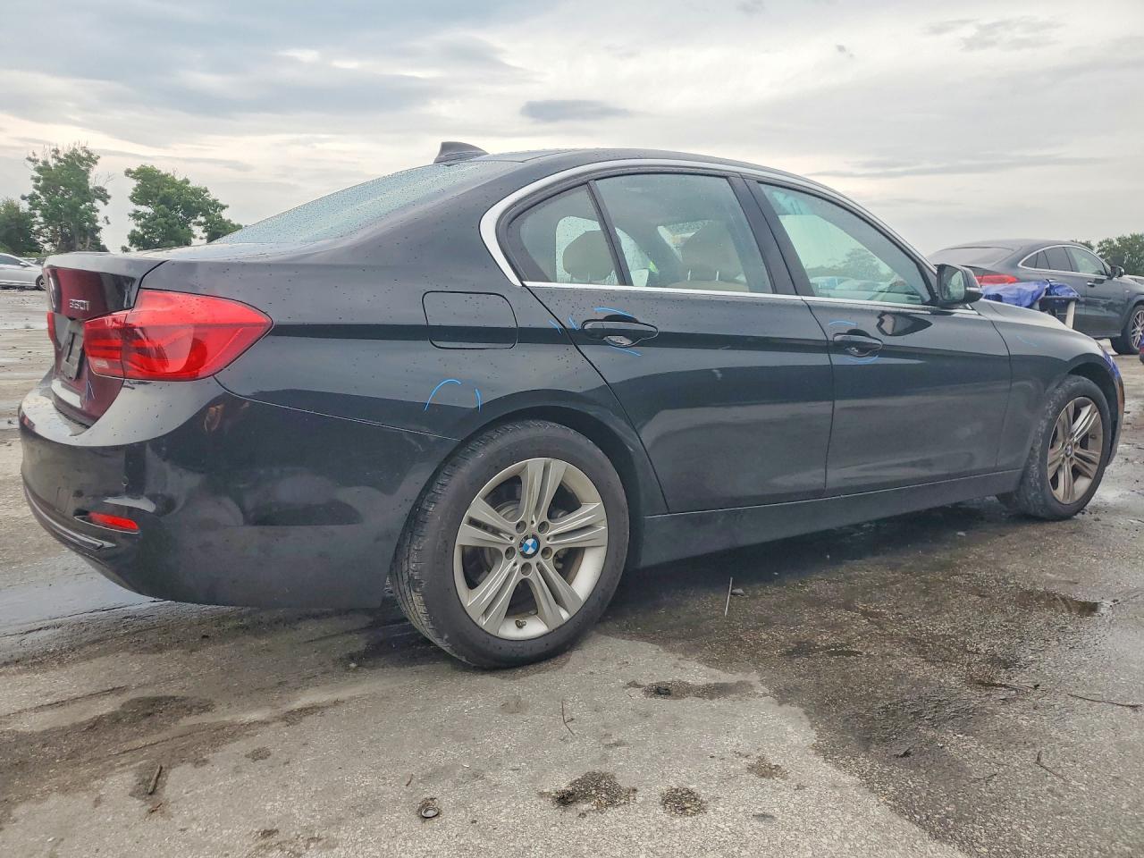 2017 BMW 330 I - zdjęcie 3