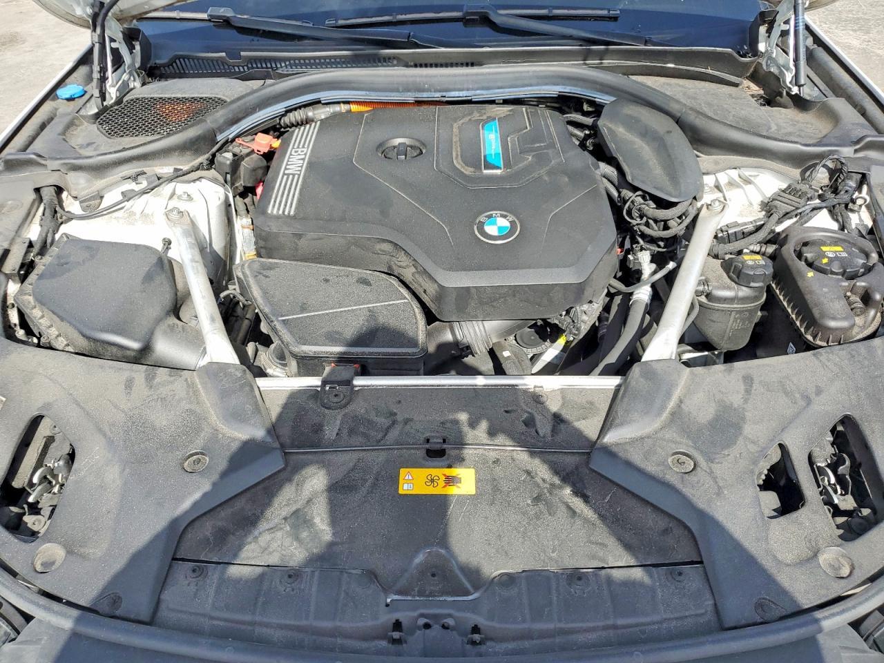 2021 BMW 530E - zdjęcie 11