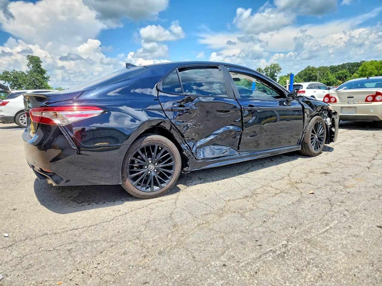 2019 Toyota Camry Se - zdjęcie 3