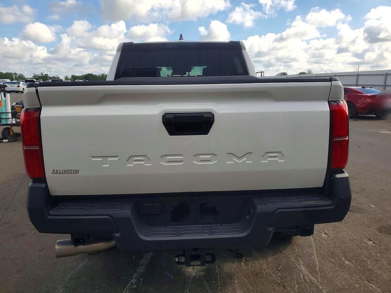 2026 Toyota Tacoma Sr - zdjęcie 6