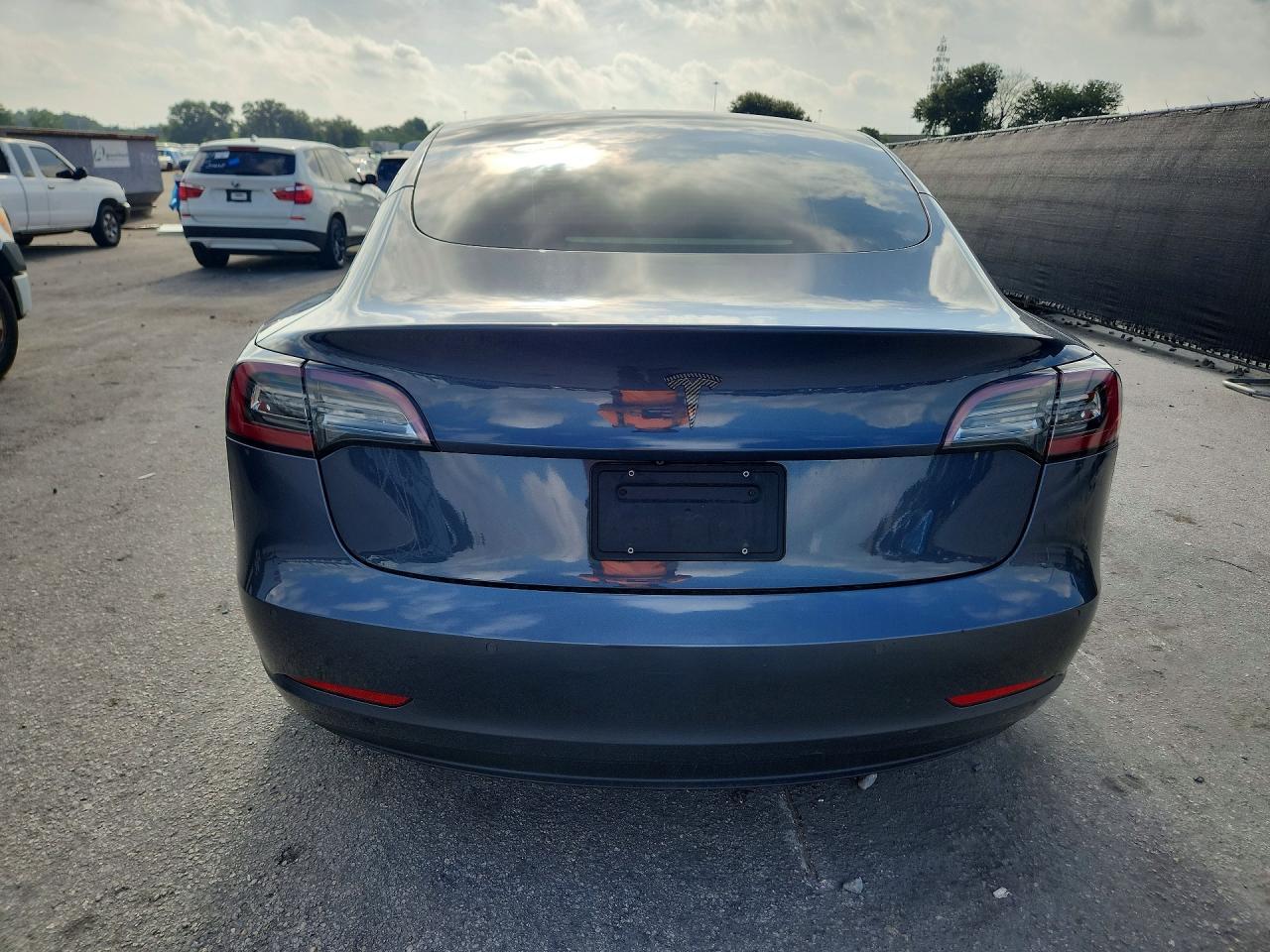 2021 Tesla Model 3 - zdjęcie 6