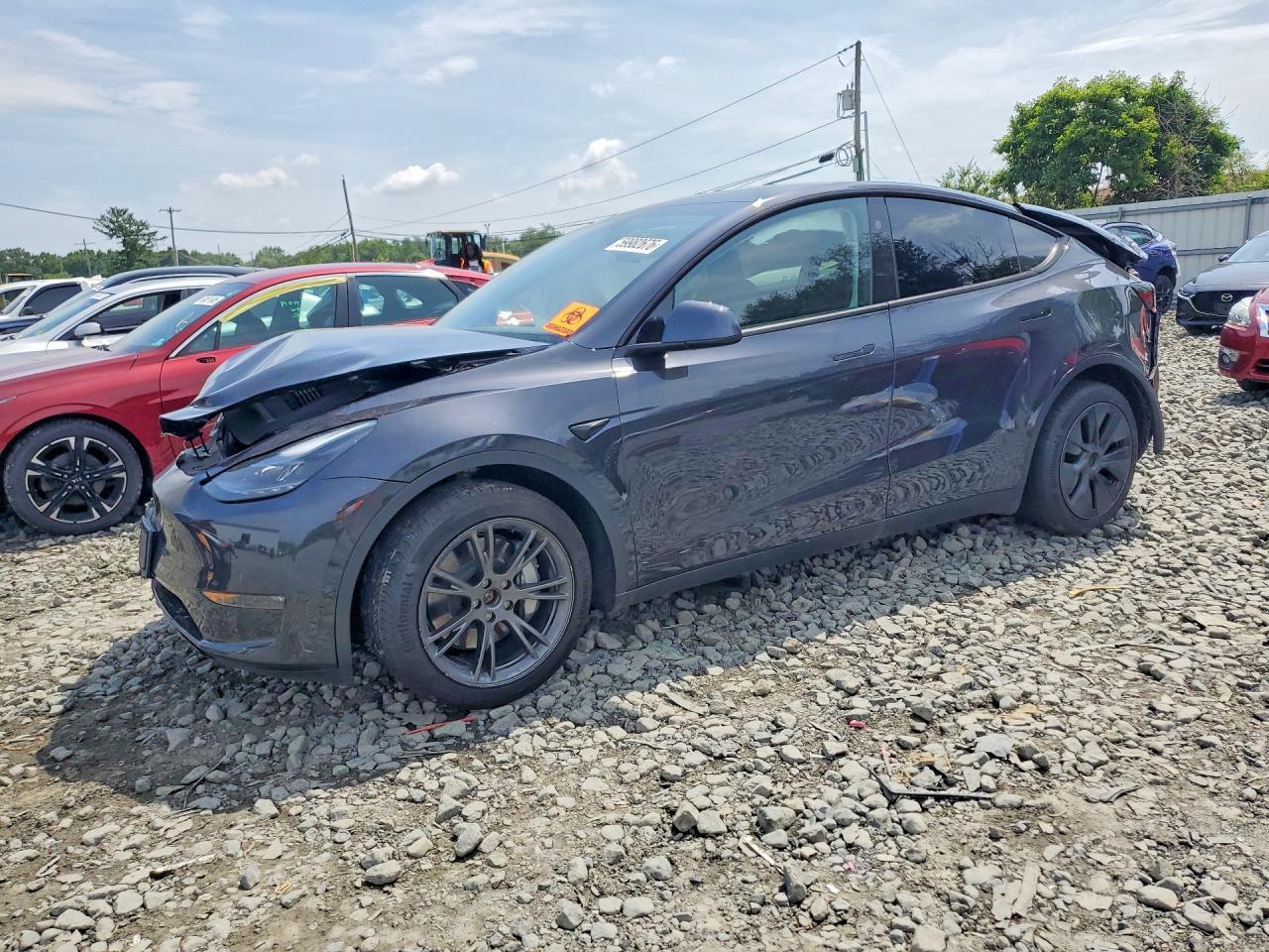 2024 Tesla Model Y - zdjęcie główne