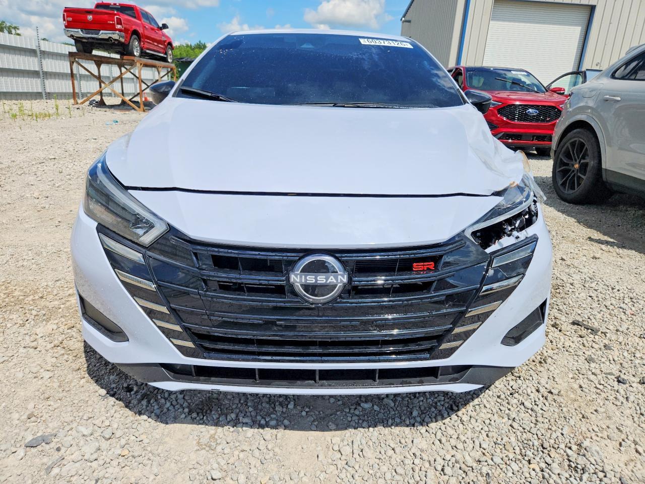 2024 Nissan Versa Sr - zdjęcie 5
