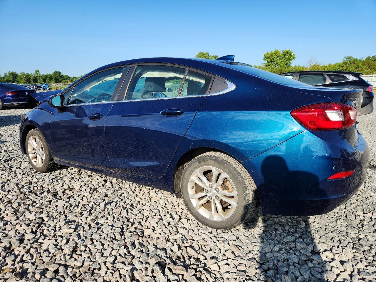 2019 Chevrolet Cruze Lt - zdjęcie 2