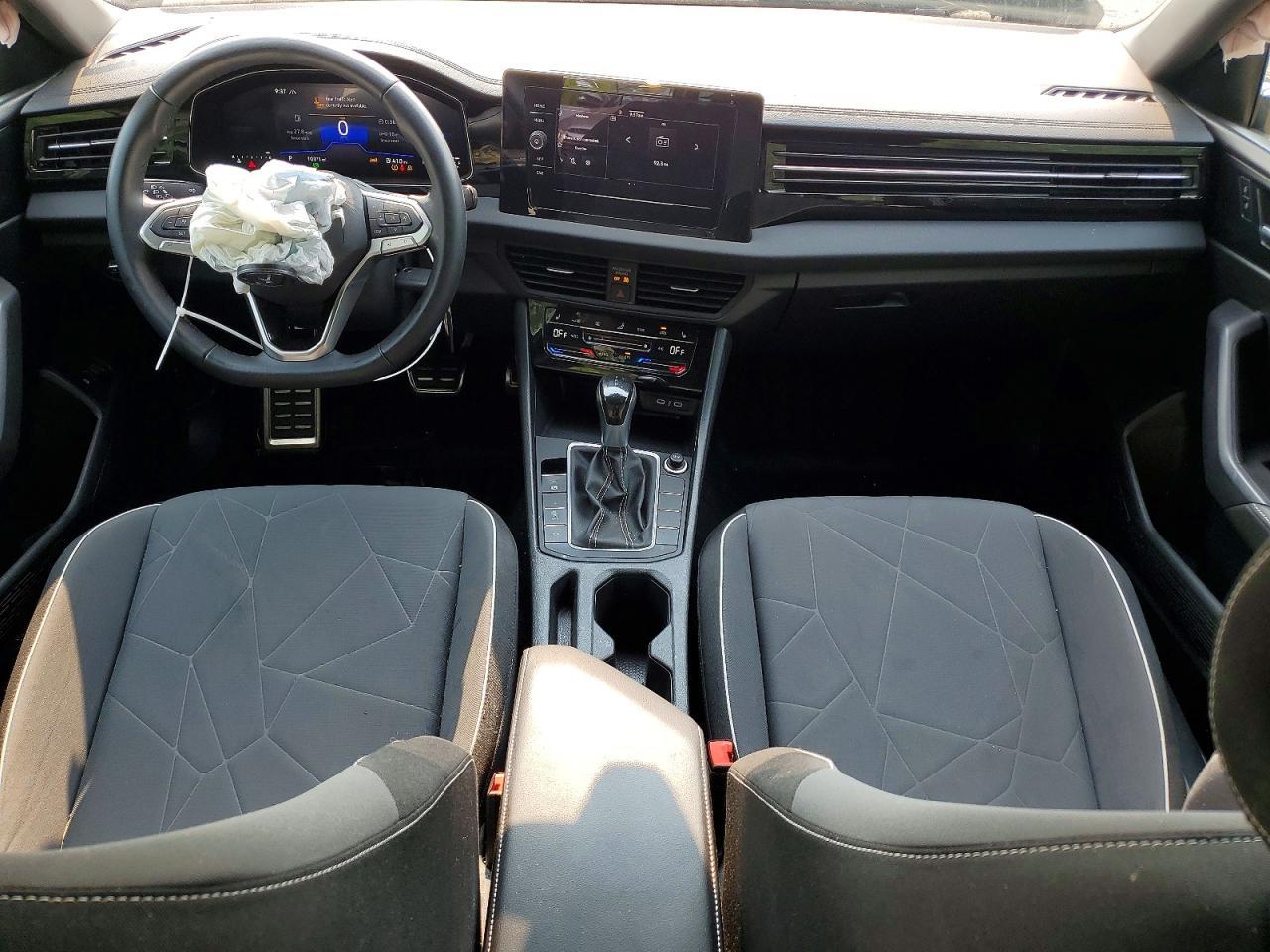 2025 Volkswagen Jetta Sport - zdjęcie 8