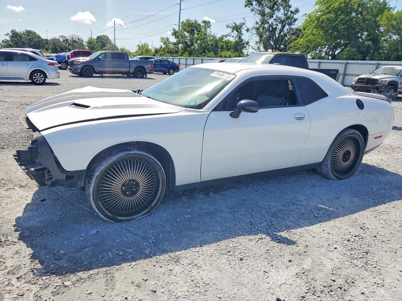 2016 Dodge Challenger Sxt - zdjęcie główne