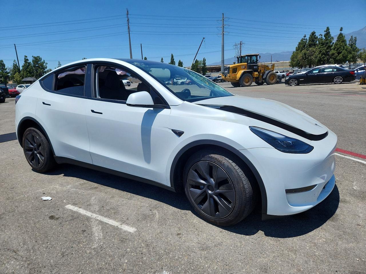 2025 Tesla Model Y - zdjęcie 4