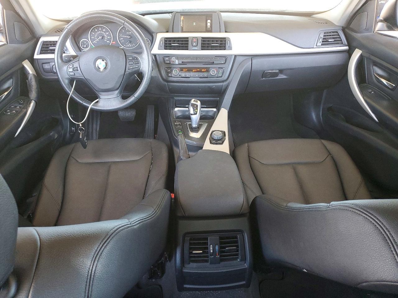 2015 BMW 320 I - zdjęcie 8