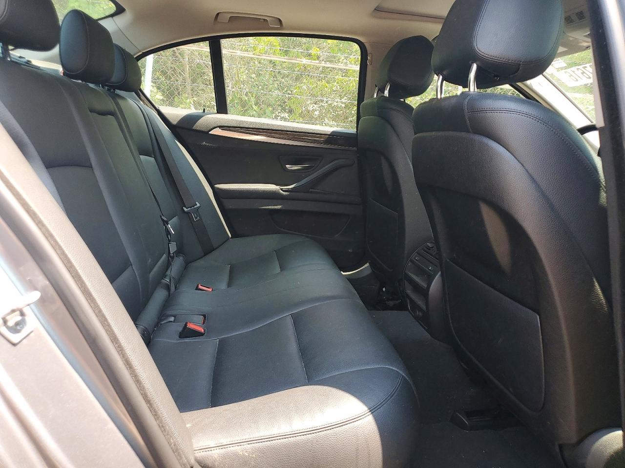 2015 BMW Seria 5 528i - zdjęcie 10