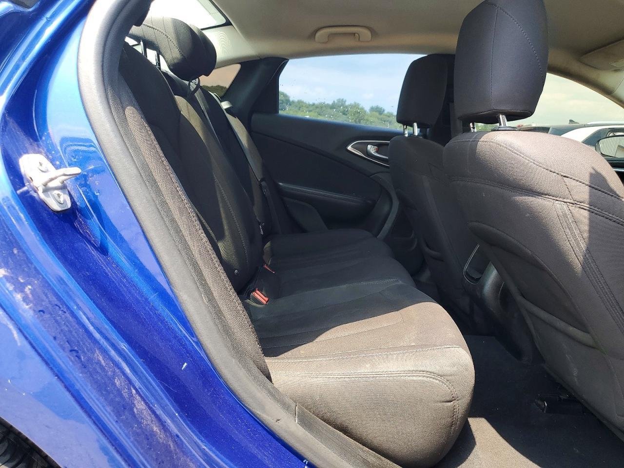 2015 Chrysler 200 Limited - zdjęcie 10