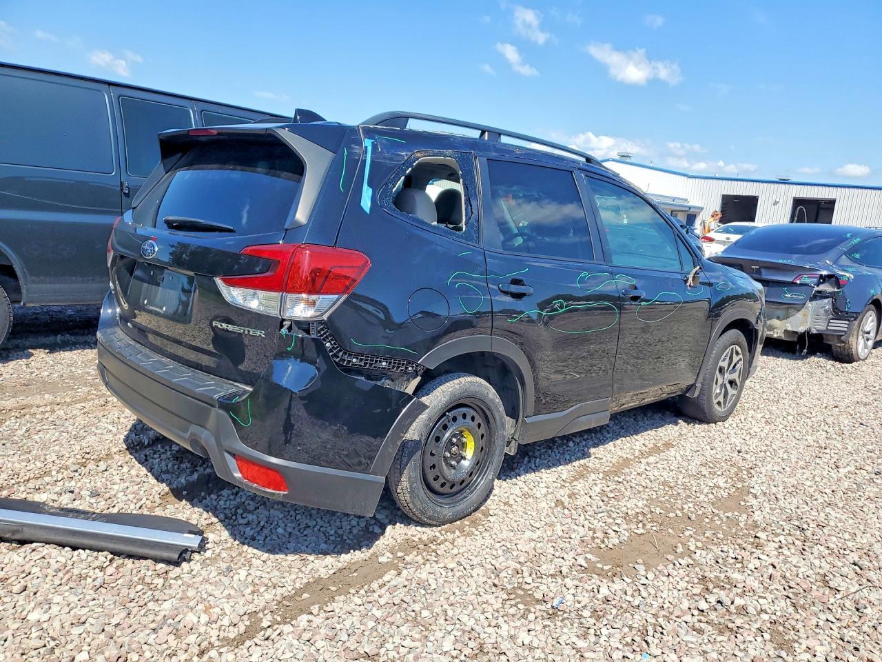 2021 Subaru Forester Premium - zdjęcie 3