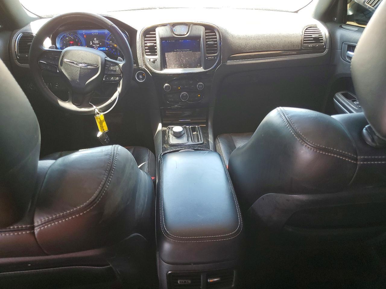 2022 Chrysler 300 S - zdjęcie 8