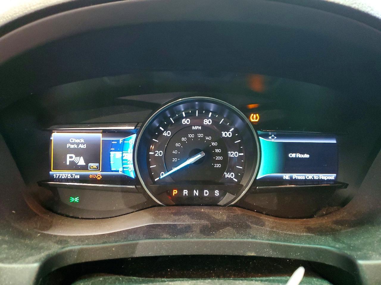 2016 Ford Explorer Limited - zdjęcie 9