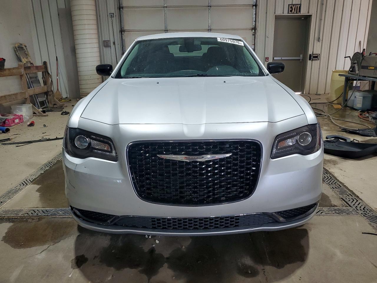 2020 Chrysler 300 Touring - zdjęcie 5