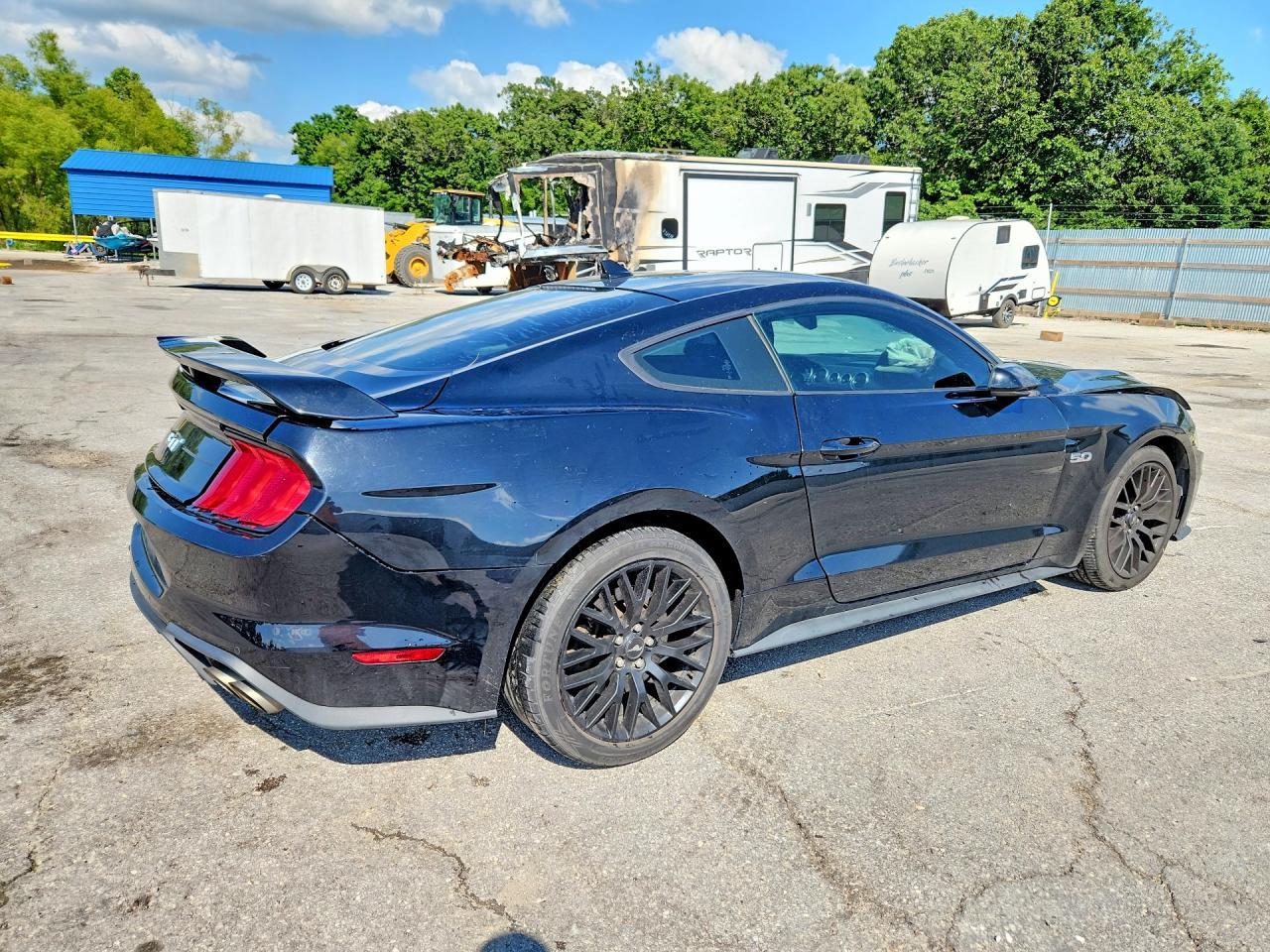 2020 Ford Mustang Gt - zdjęcie 3