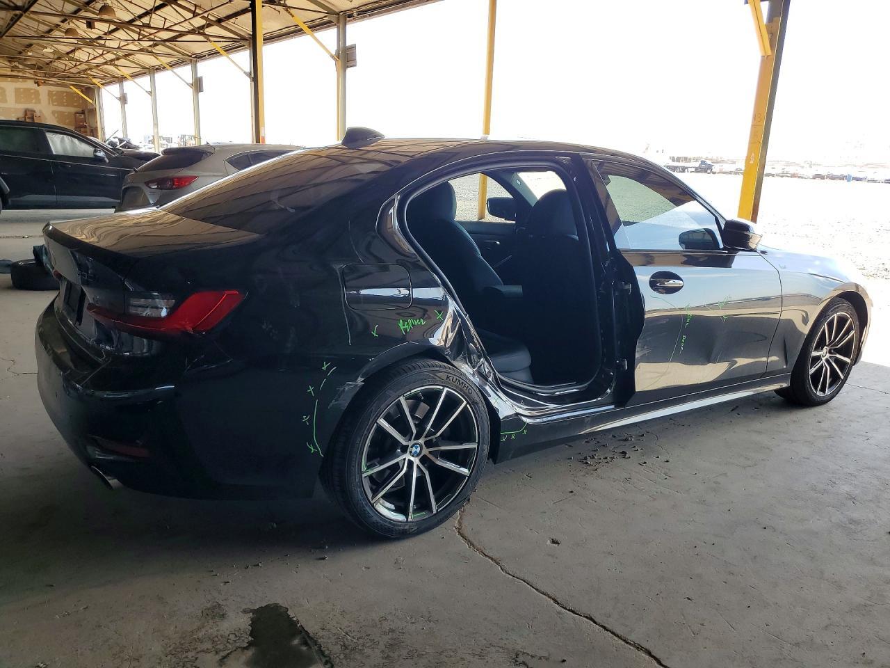 2019 BMW 330I - zdjęcie 3