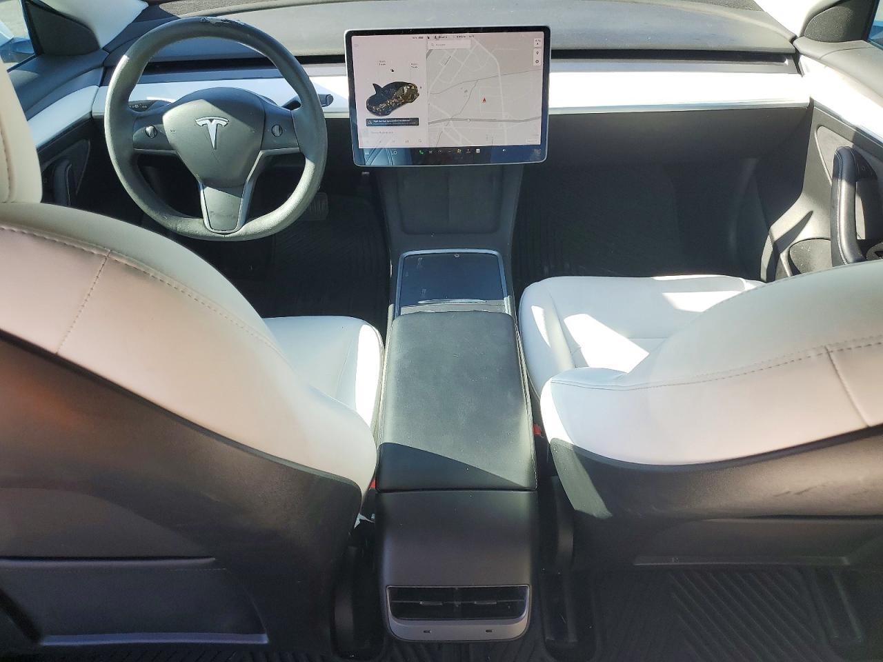 2021 Tesla Model 3 - zdjęcie 8
