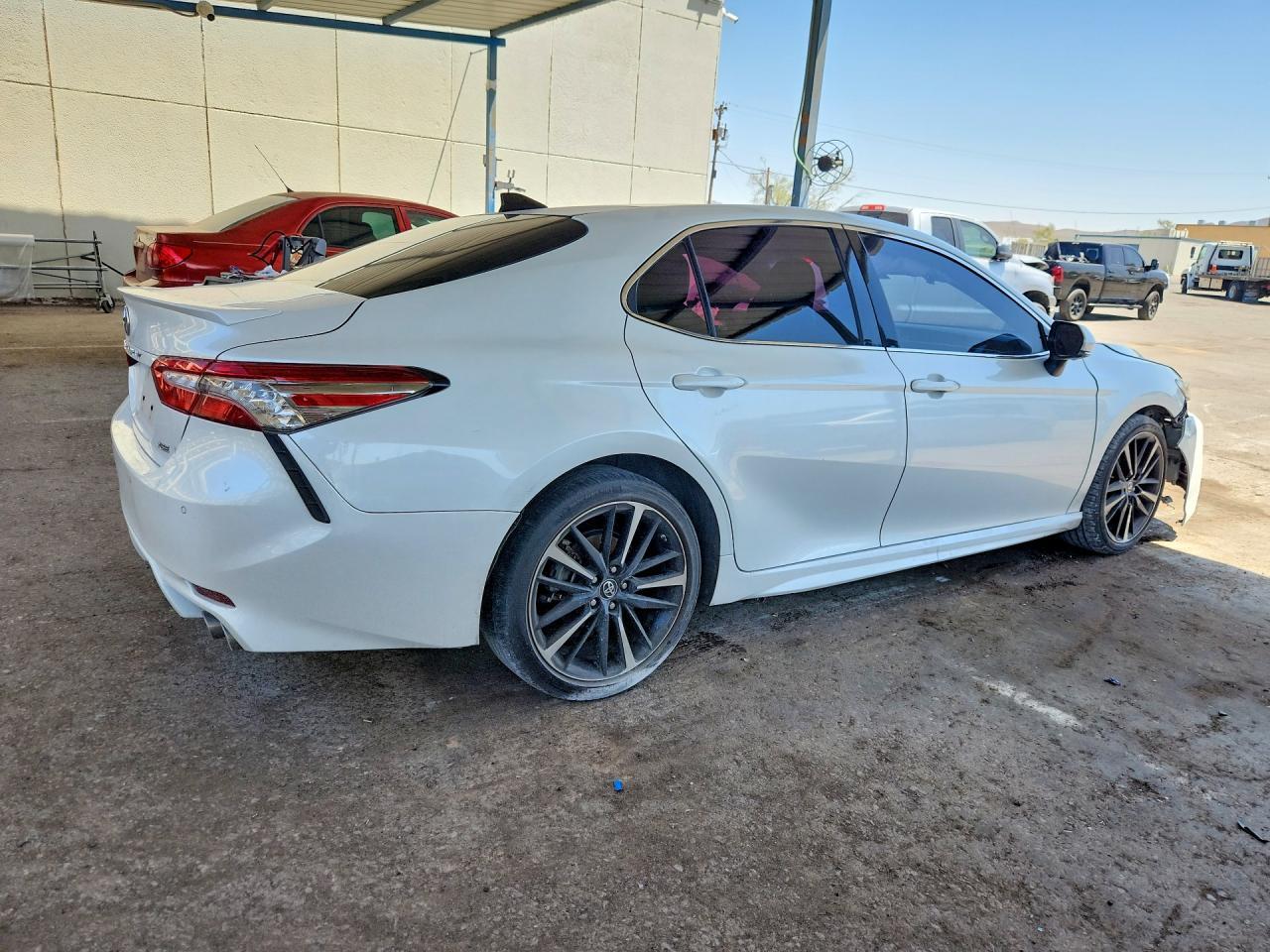 2018 Toyota Camry Xse - zdjęcie 3