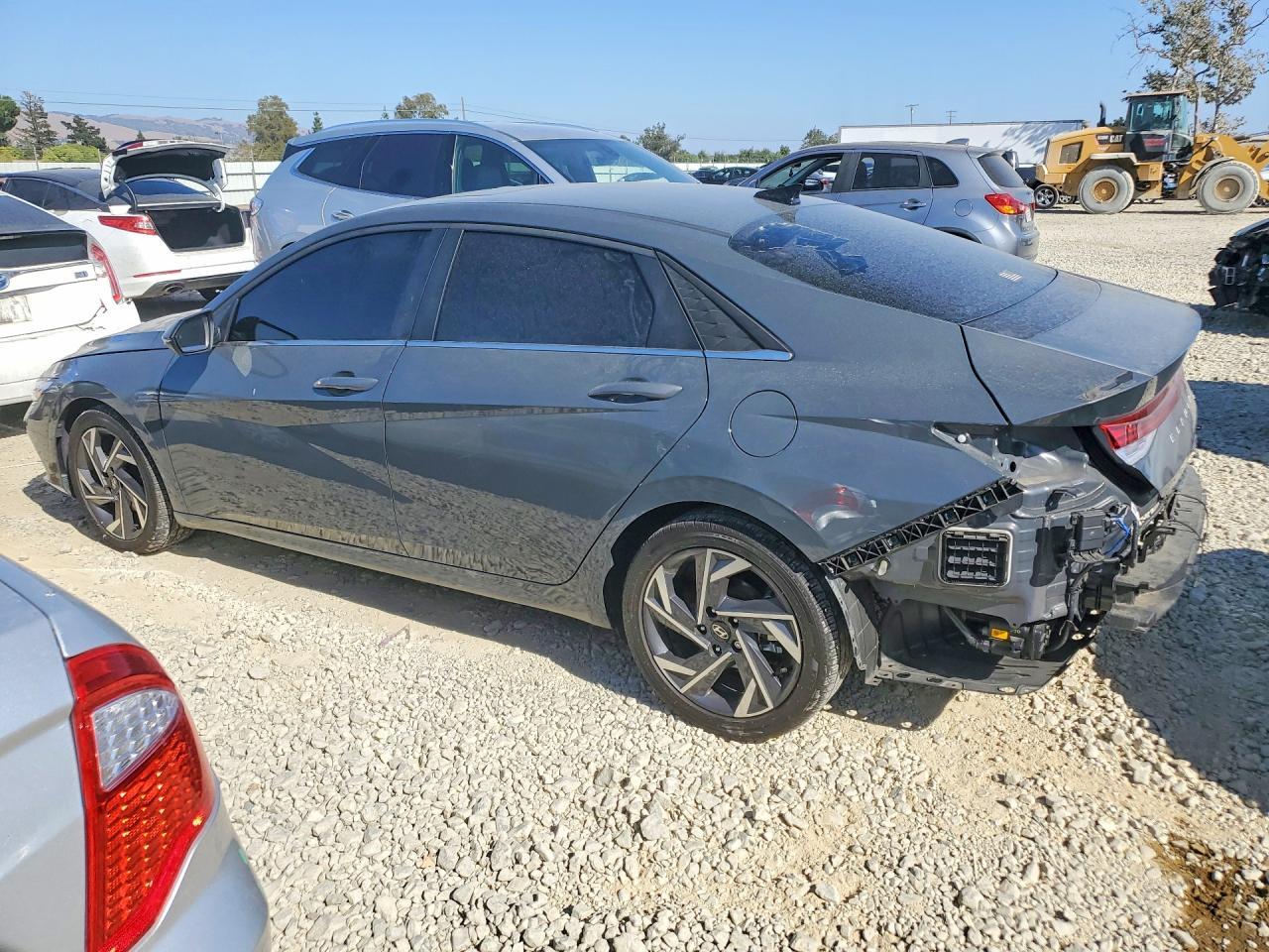 2025 Hyundai Elantra Limited - zdjęcie 2