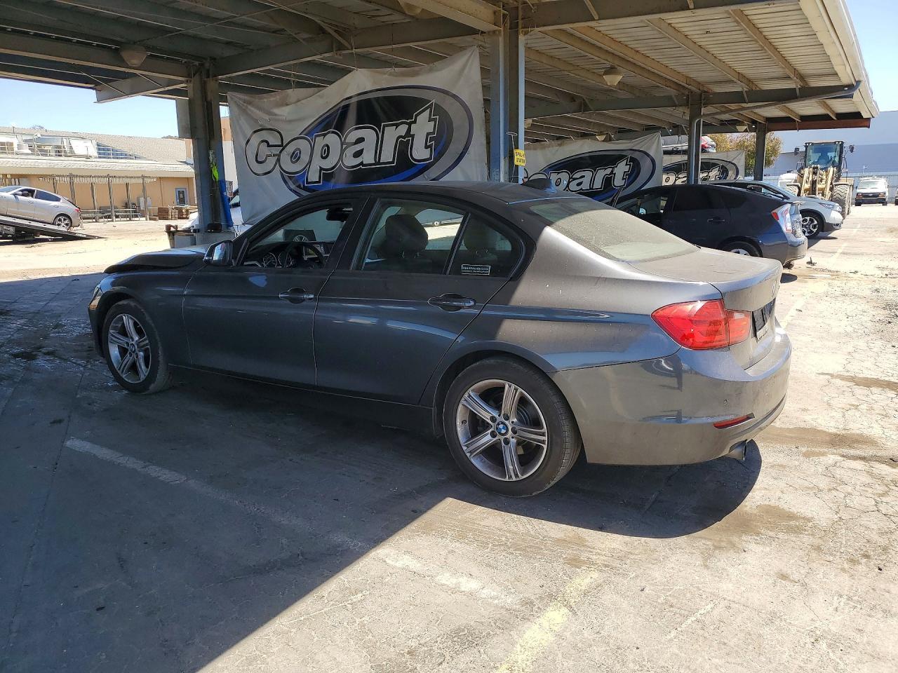 2015 BMW 320 I - zdjęcie 2