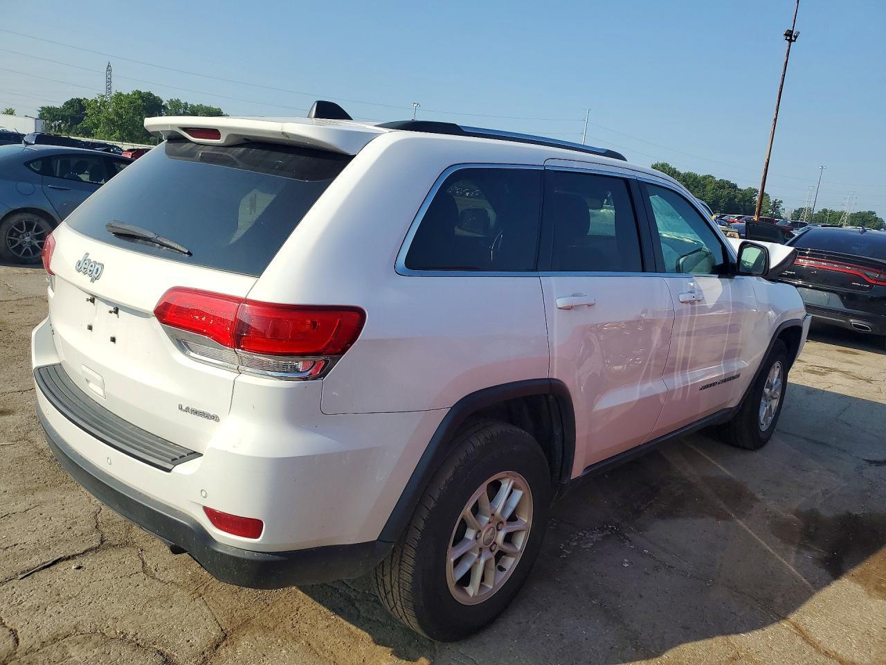 2019 Jeep Grand Cherokee Laredo - zdjęcie 3