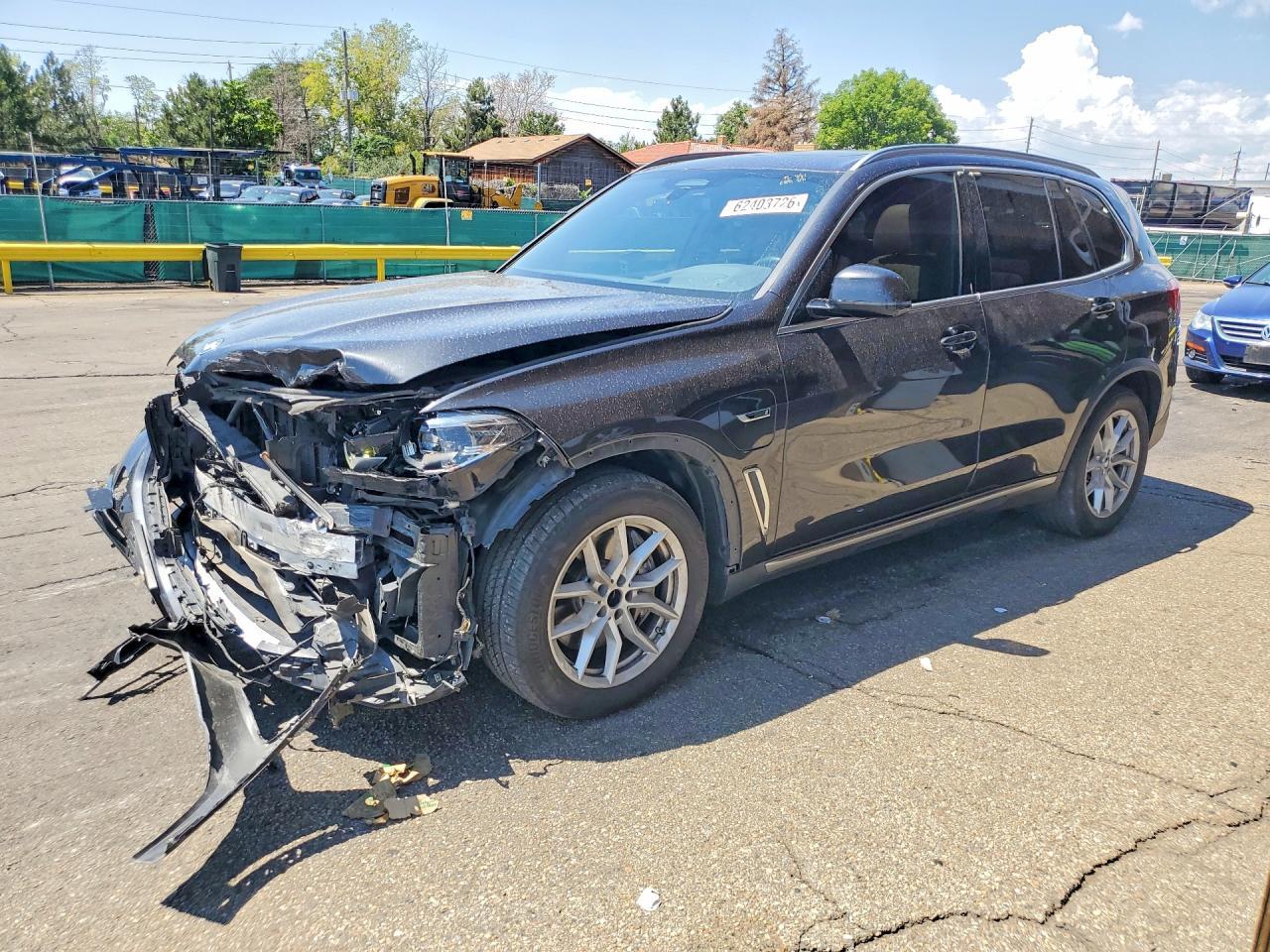 2022 BMW X5 xDrive45E - zdjęcie główne