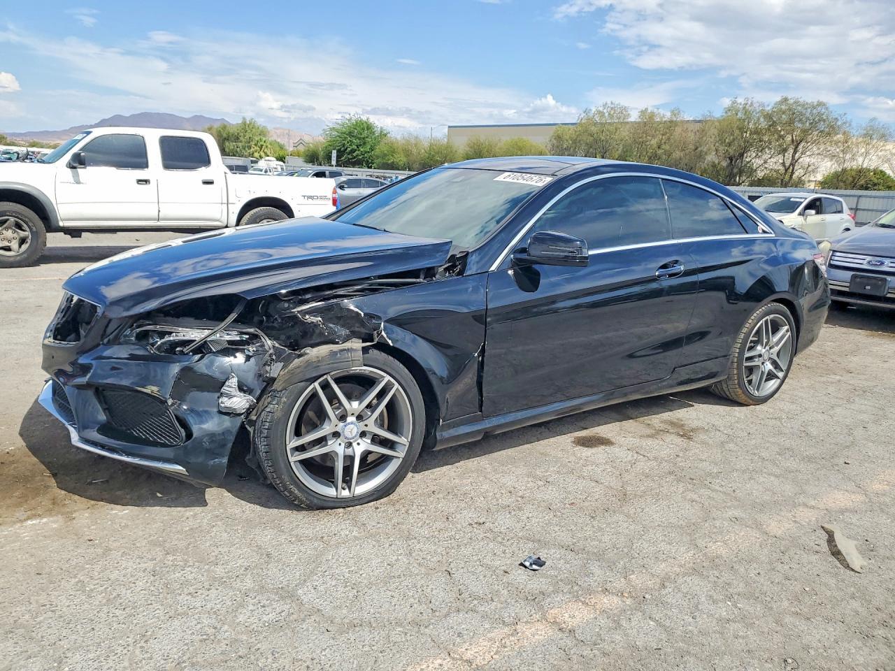 2016 Mercedes-Benz E 400 - zdjęcie główne