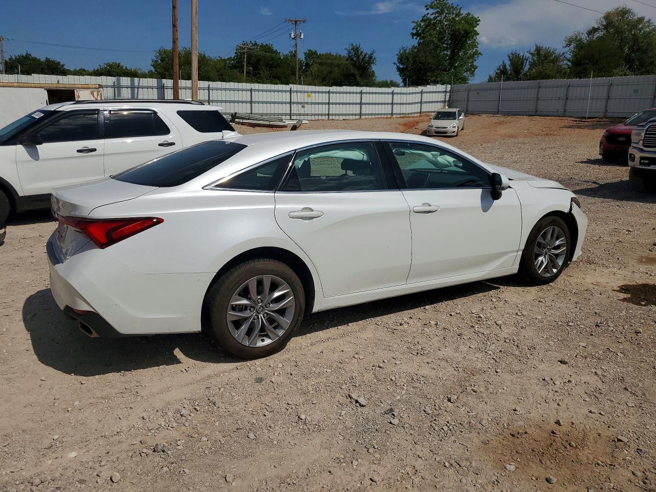 2020 Toyota Avalon Xle - zdjęcie 3