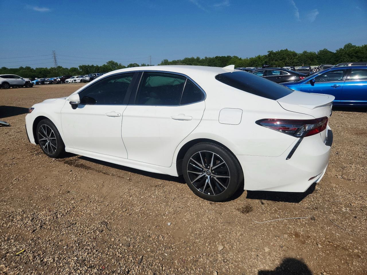 2024 Toyota Camry Se - zdjęcie 2