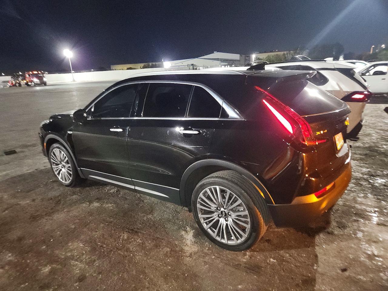 2022 Cadillac Xt4 Luxury - zdjęcie 2