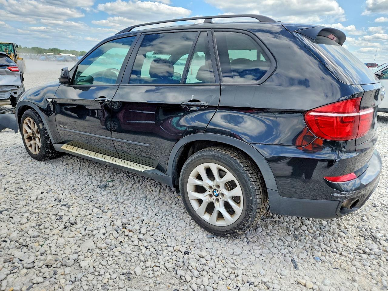 2013 BMW X5 xDrive35I - zdjęcie 2