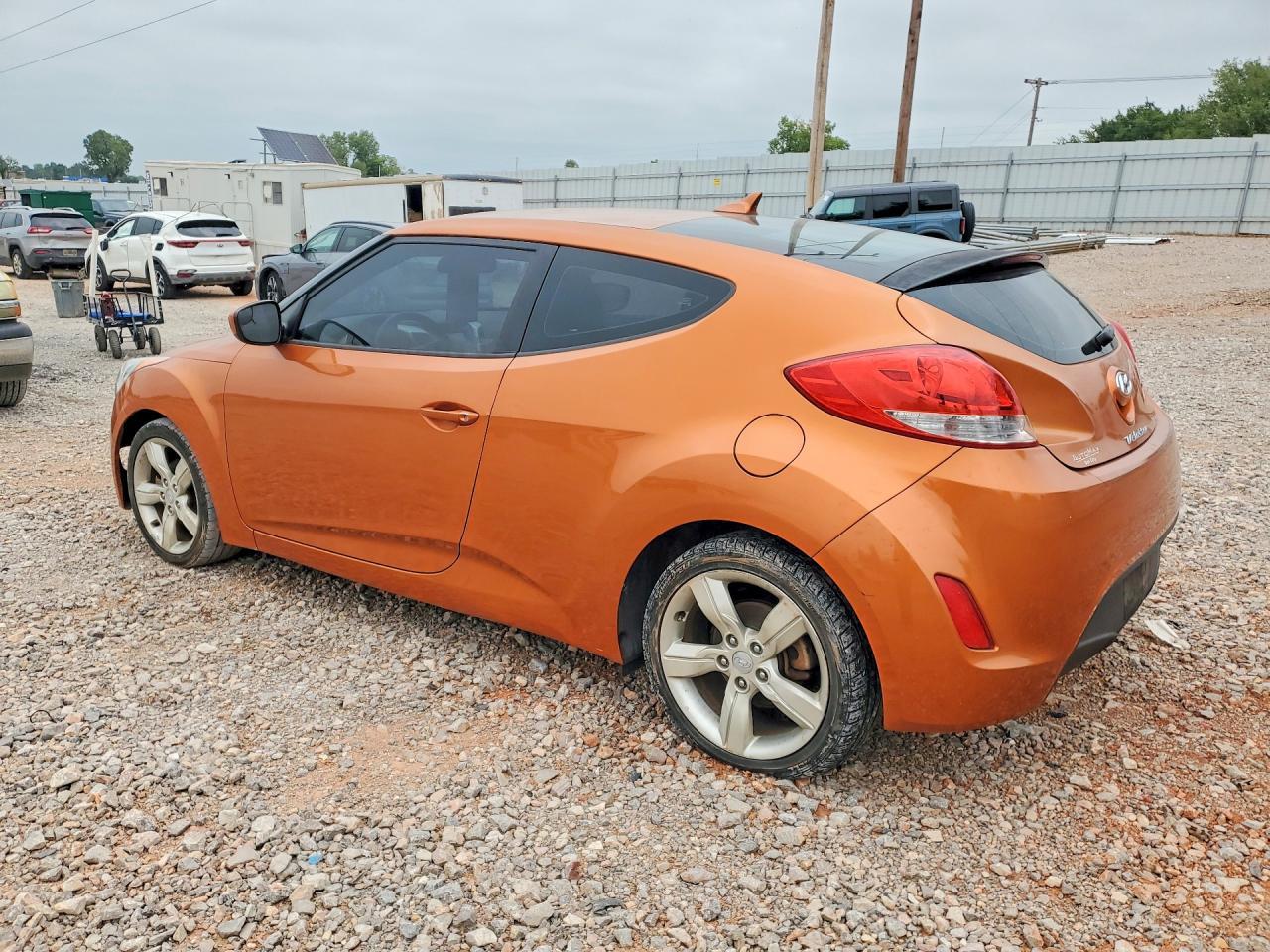 2015 Hyundai Veloster Base - zdjęcie 2