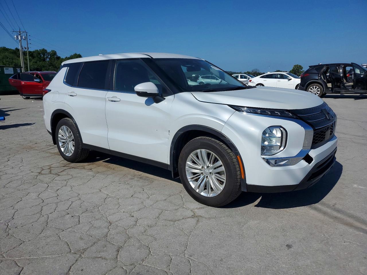 2022 Mitsubishi Outlander Es - zdjęcie 4