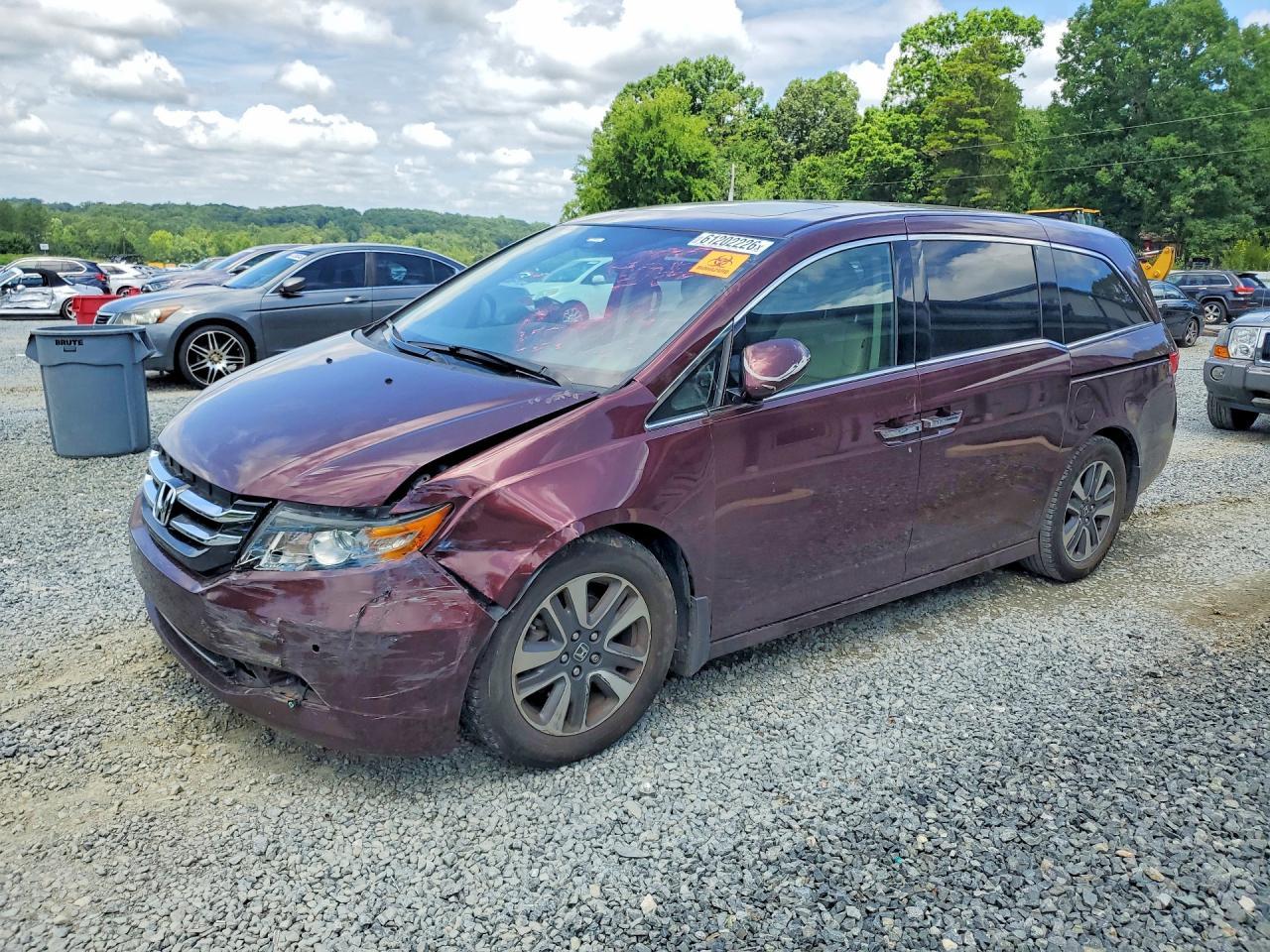 2015 Honda Odyssey Touring - zdjęcie główne
