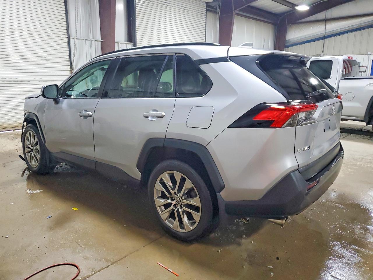2021 Toyota Rav4 Xle Premium - zdjęcie 2
