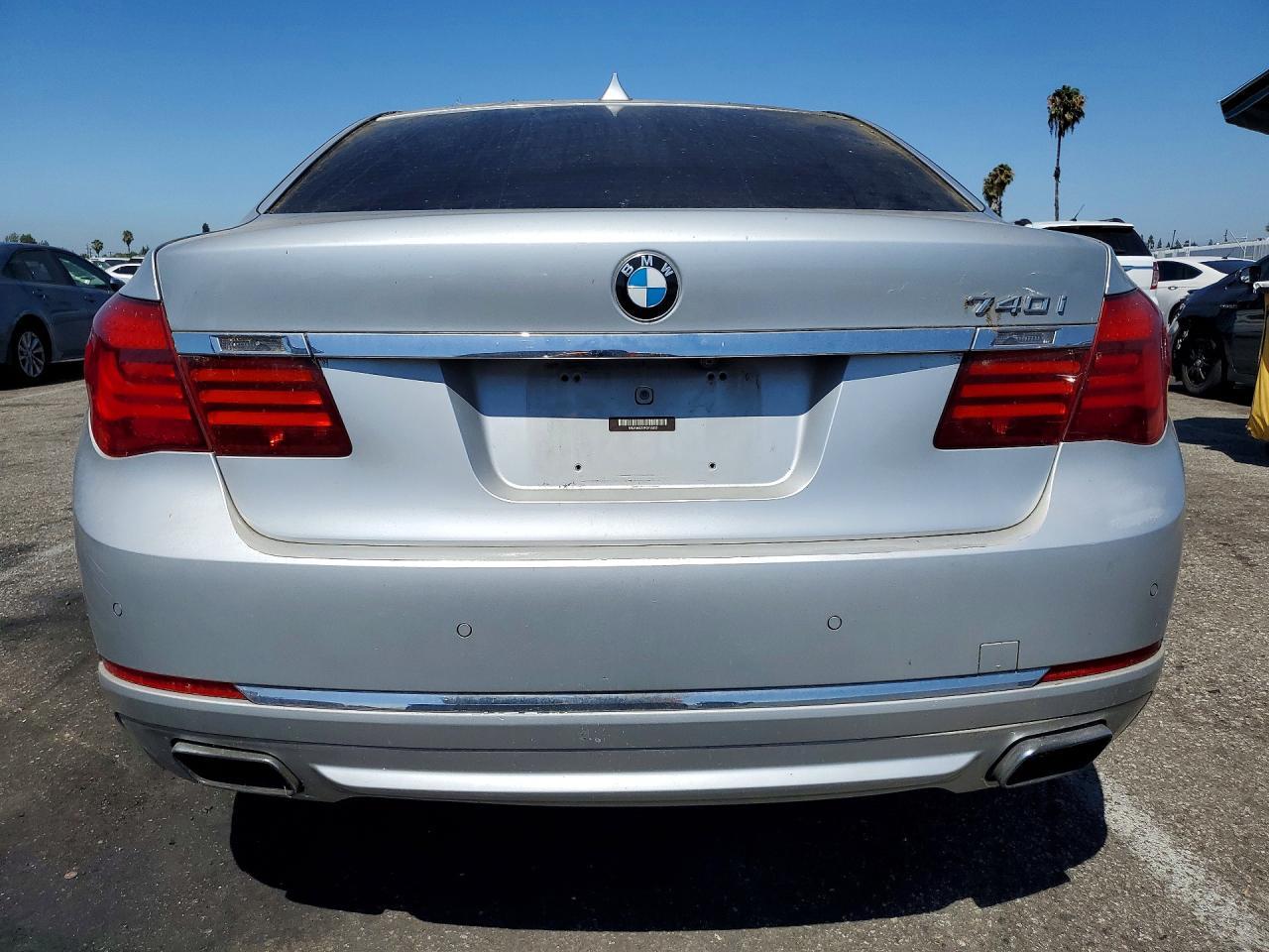 2015 BMW 740 I - zdjęcie 6