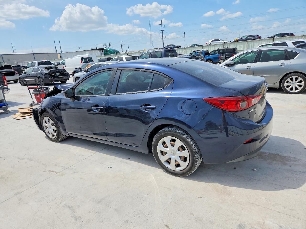 2017 Mazda 3 Sport - zdjęcie 2