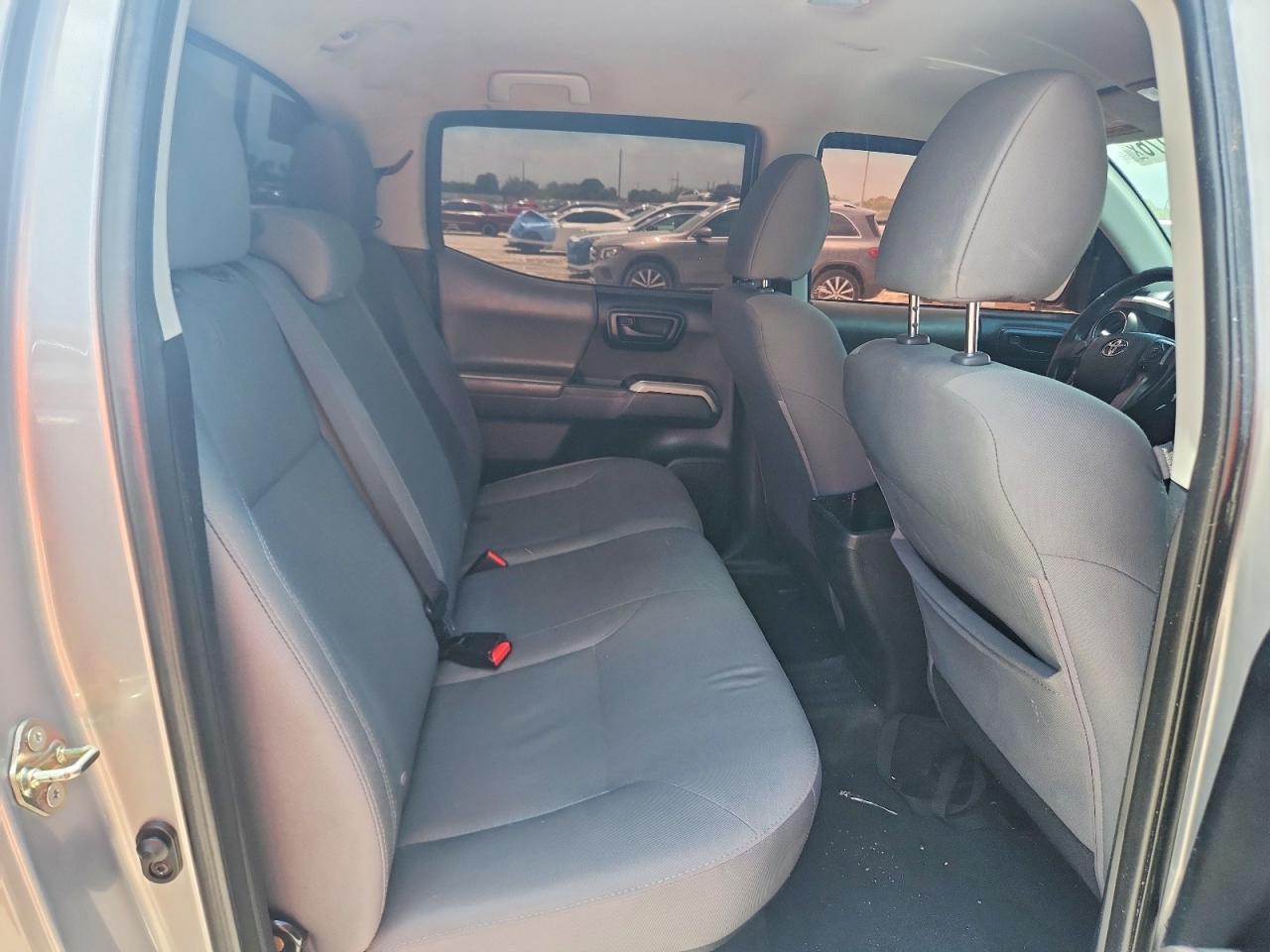 2016 Toyota Tacoma Sr5 V6 - zdjęcie 10