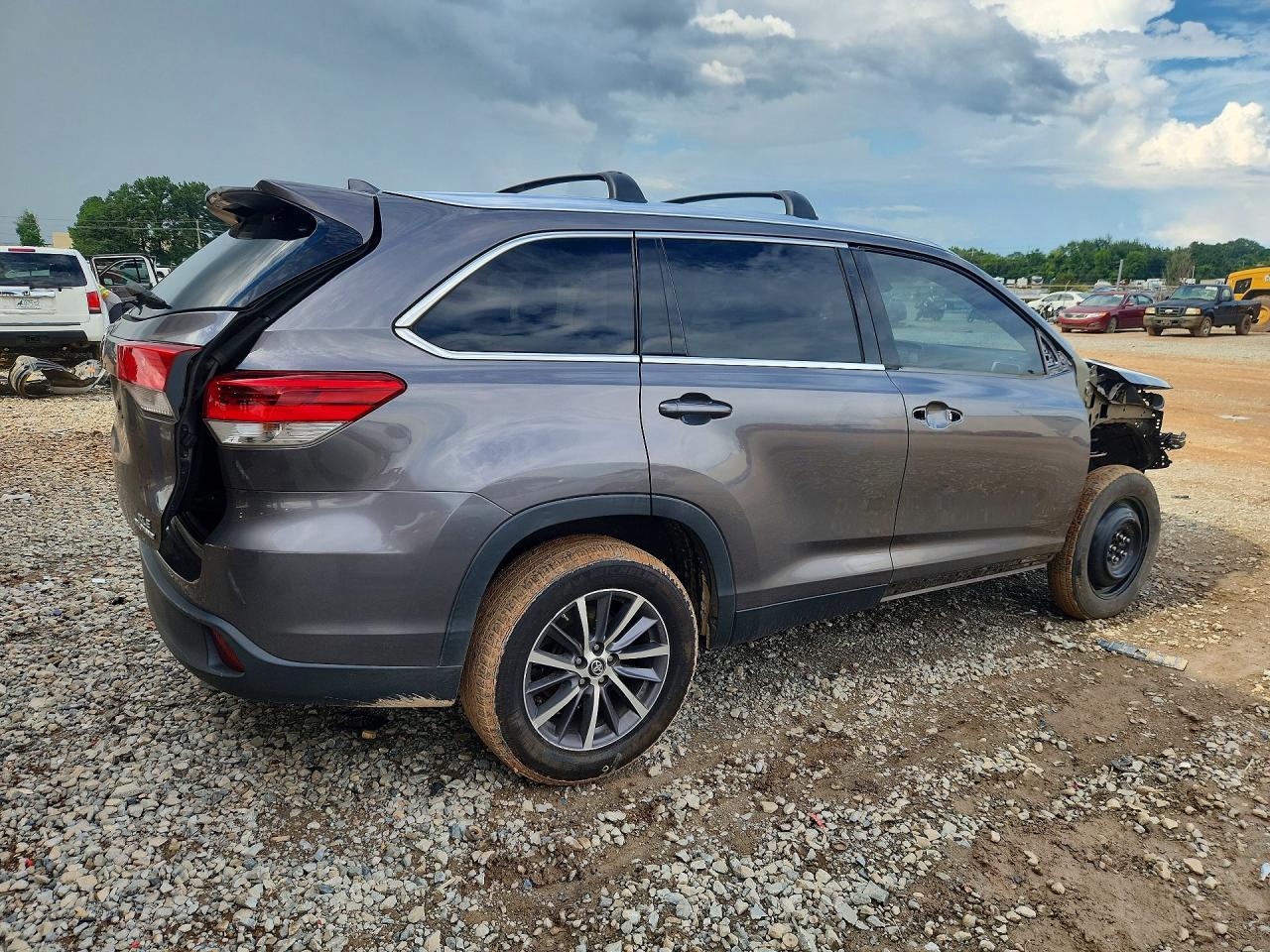 2019 Toyota Highlander Xle - zdjęcie 3