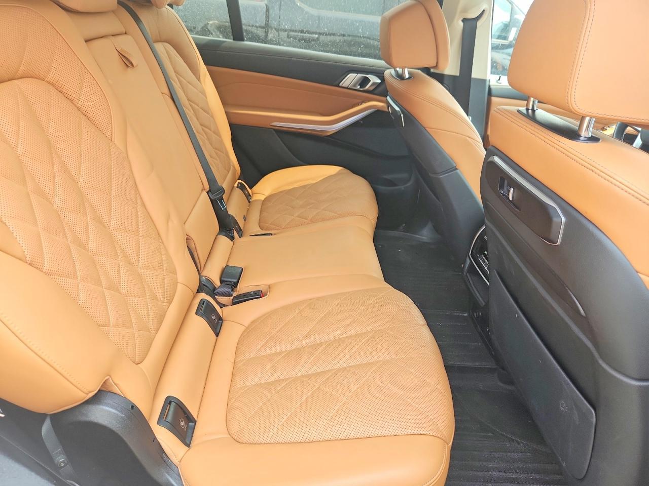 2024 BMW X7 xDrive40I - zdjęcie 11