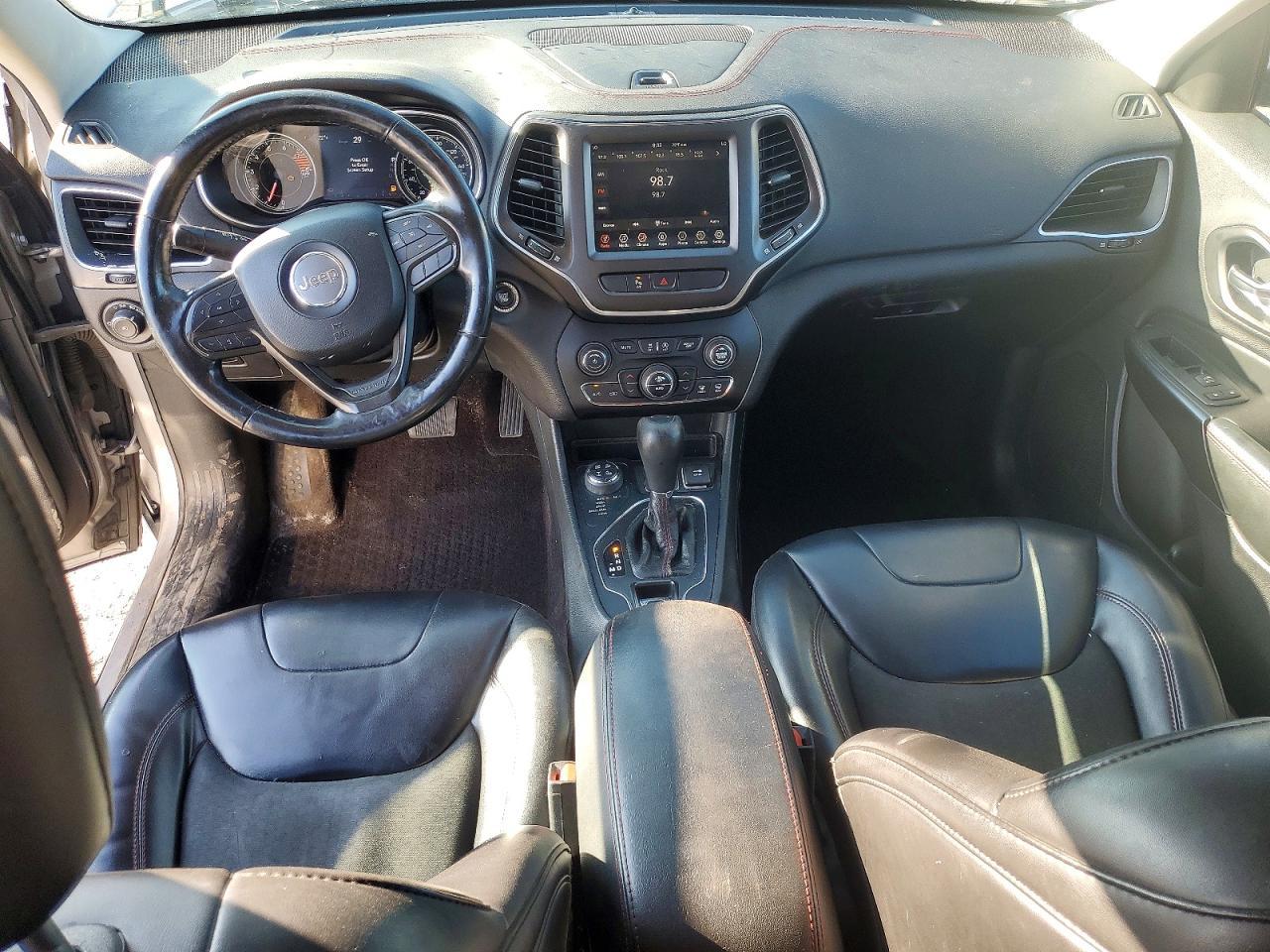 2019 Jeep Cherokee Trailhawk - zdjęcie 8