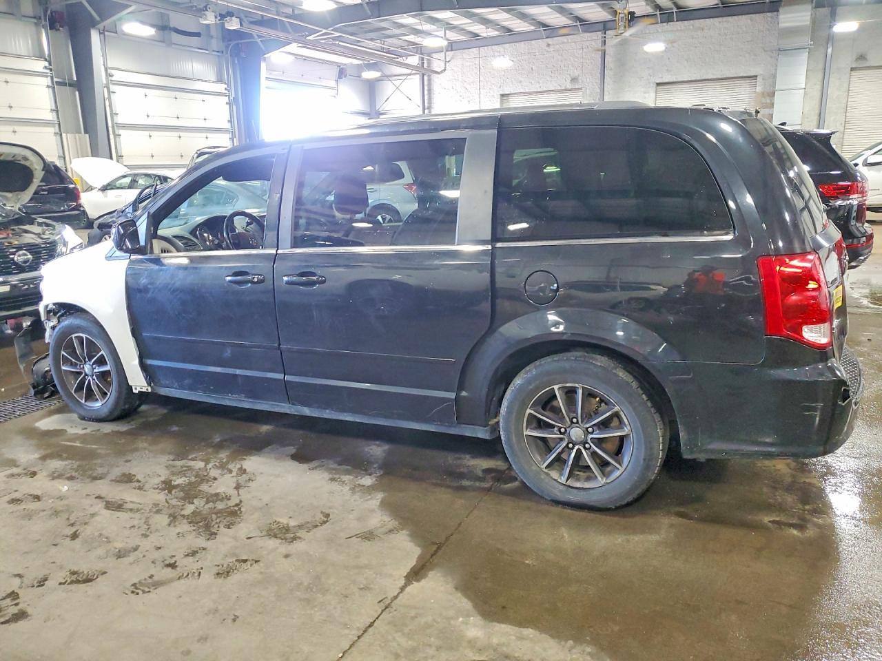 2017 Dodge Grand Caravan Sxt - zdjęcie 2