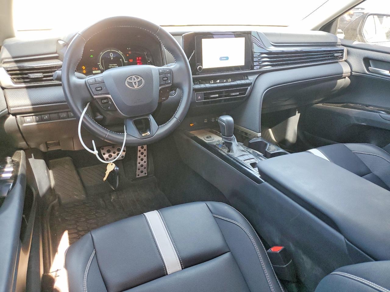 2025 Toyota Camry Se - zdjęcie 8