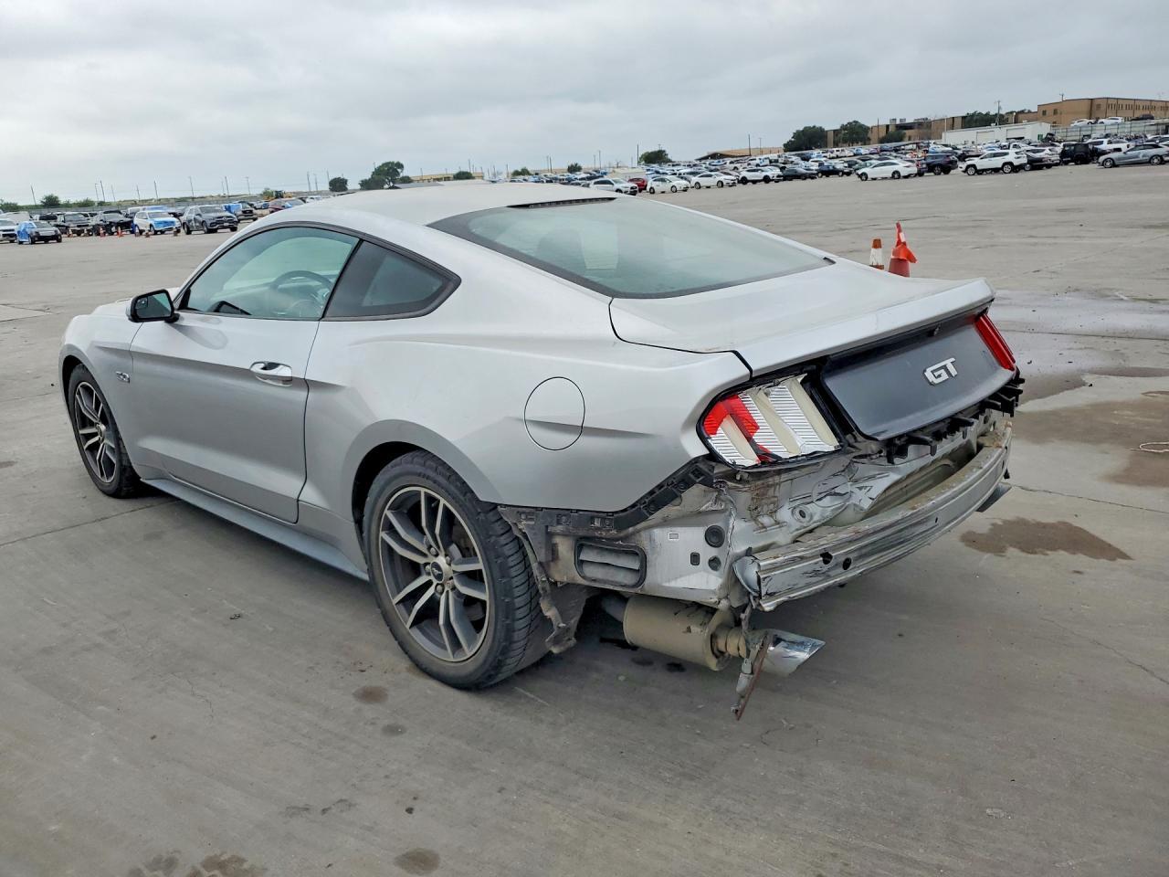 2017 Ford Mustang Gt - zdjęcie 2