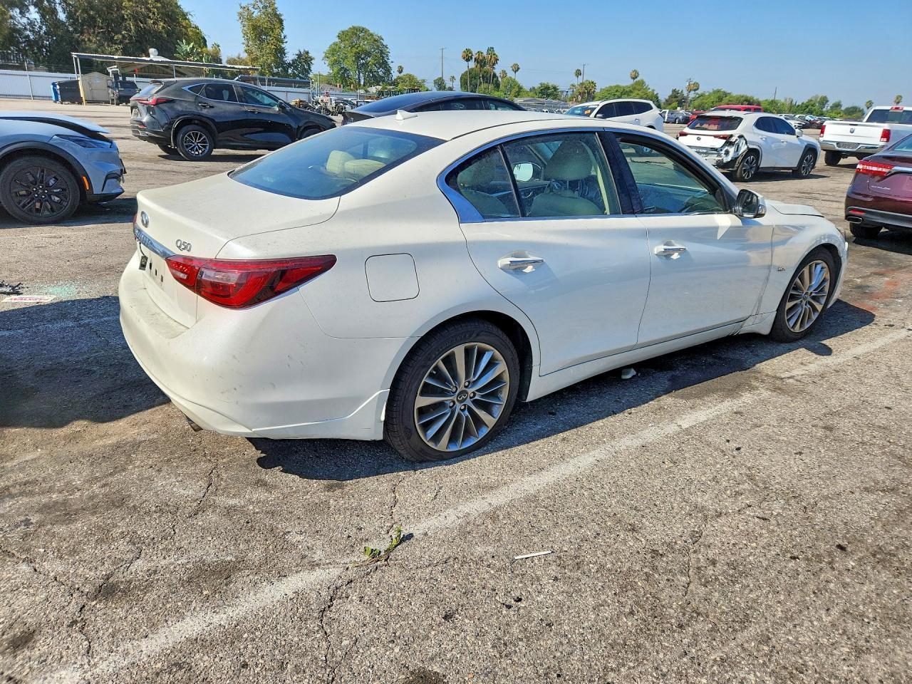 2018 Infiniti Q50 3.0T Luxe - zdjęcie 3